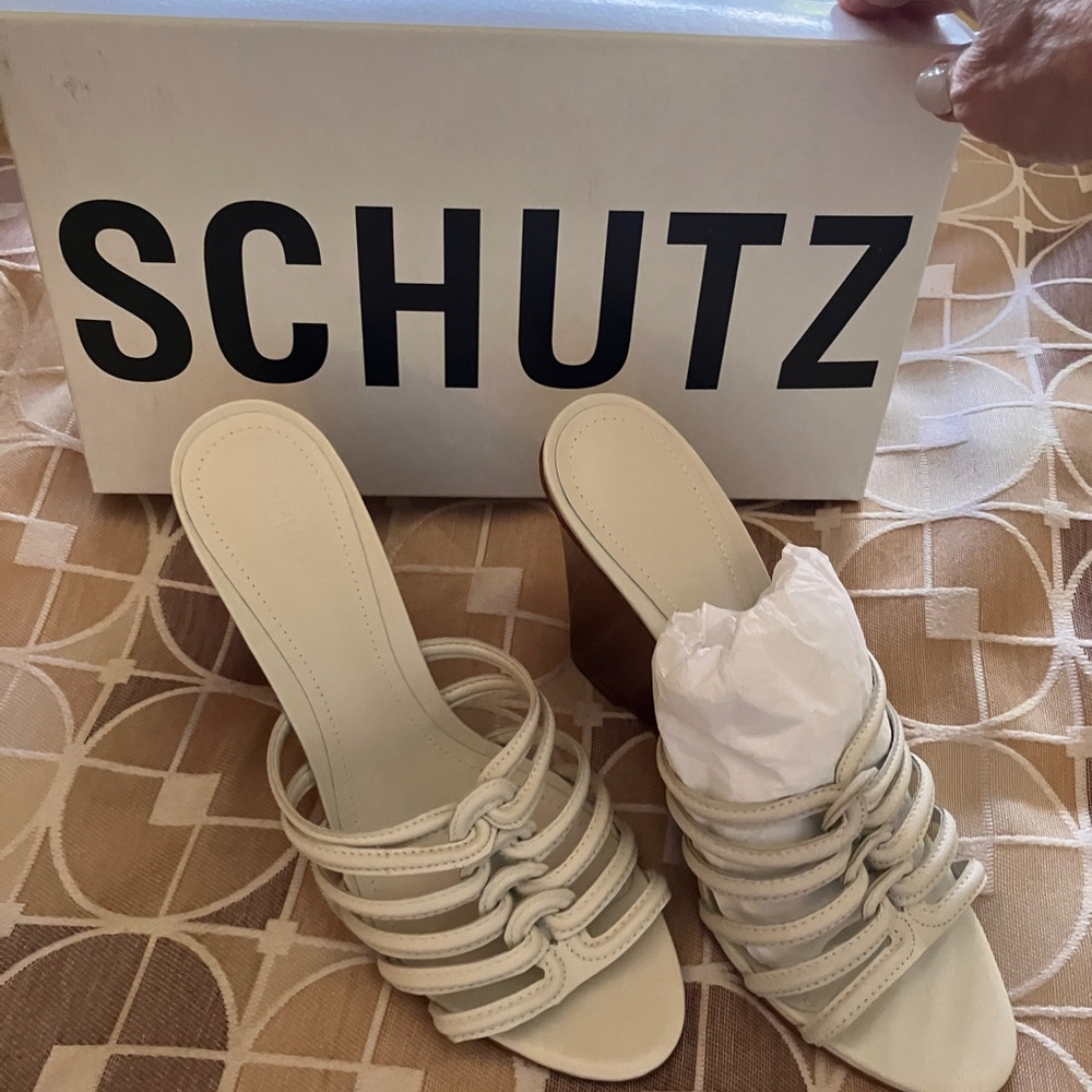 Schutz 8.5 ivory slip on sandal